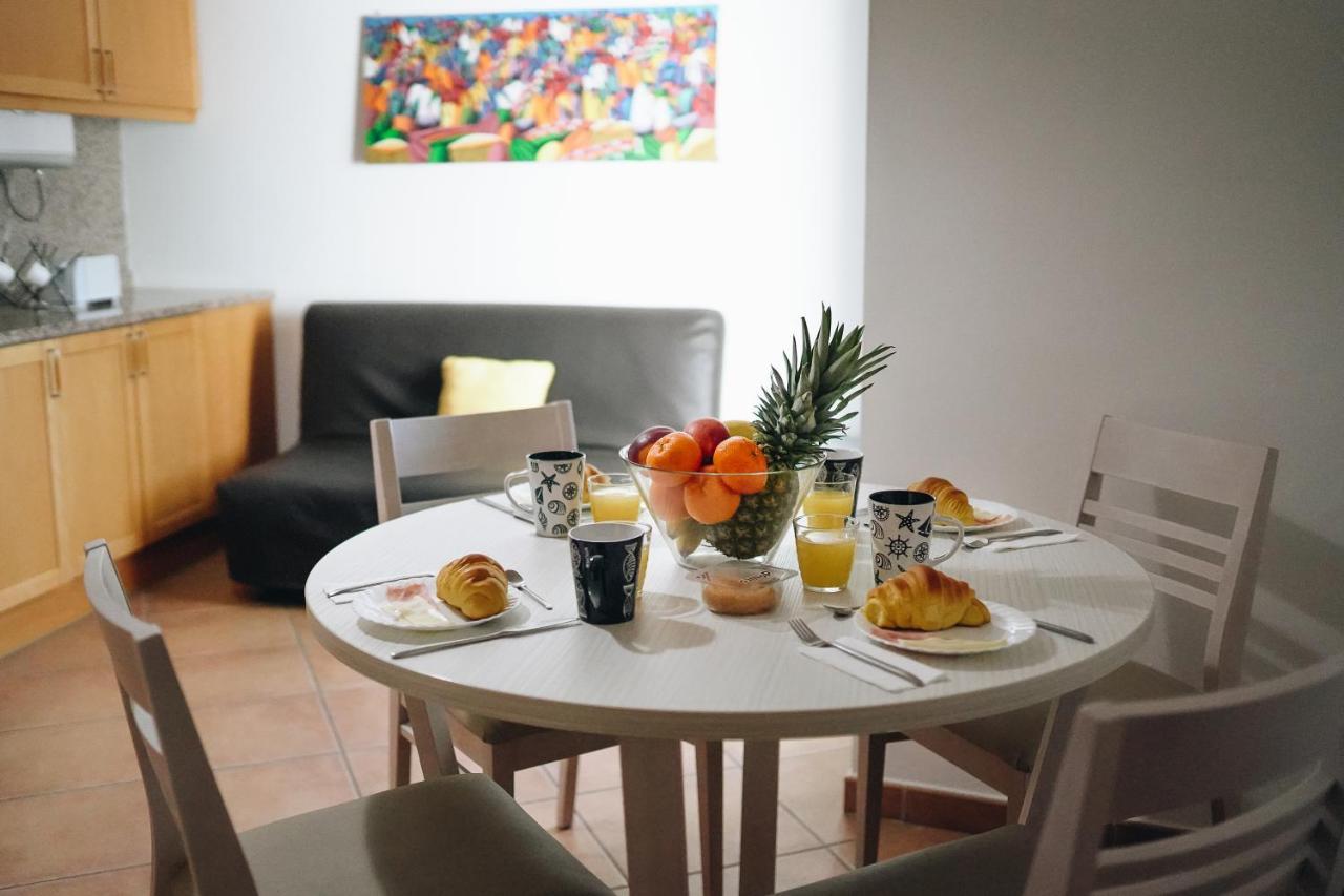 דירות אלבופיירה Wonderful Flats With Pool By Host Wise מראה חיצוני תמונה